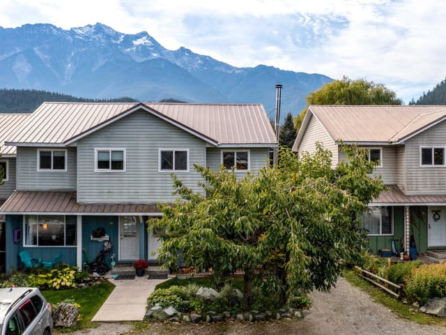 Townhouse for sale in Pemberton, Pemberton, 17 7416 Flint Street, 263179156 | Realtylink.org