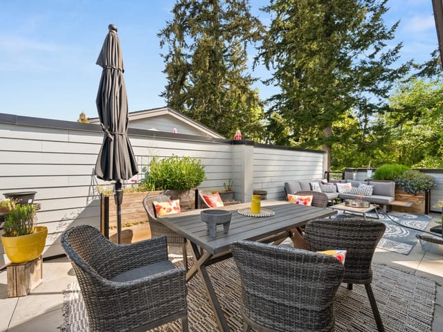 Townhouse for sale in Surrey, South Surrey White Rock, 173 16433 19 Avenue, 263179227 | Realtylink.org