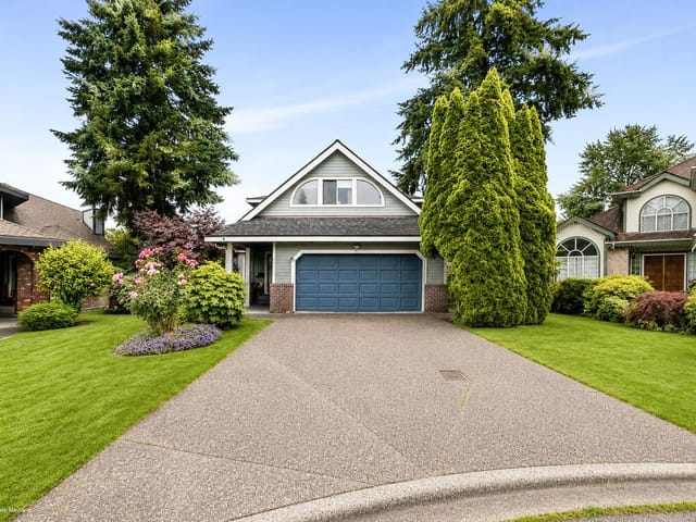 House for sale in Surrey, North Surrey, 16375 Middleglen Place, 263179235 | Realtylink.org