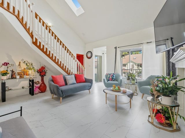 Townhouse for sale in Surrey, North Surrey, 210 10308 155a Street, 263179249 | Realtylink.org