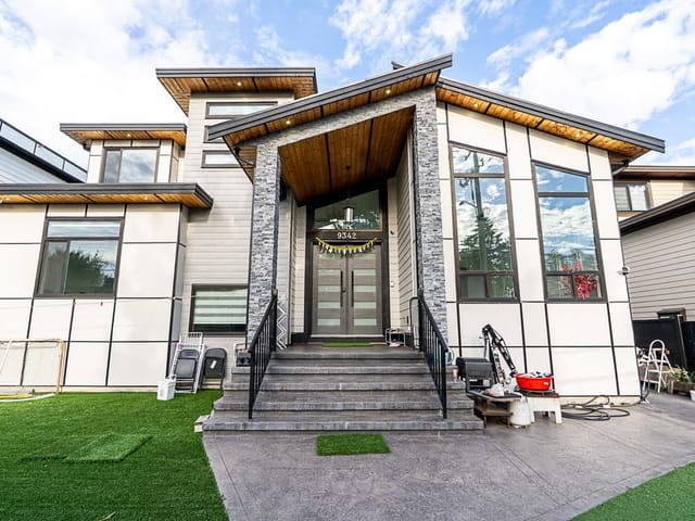 House for sale in Surrey, Surrey, 9342 156 Street, 263179280 | Realtylink.org