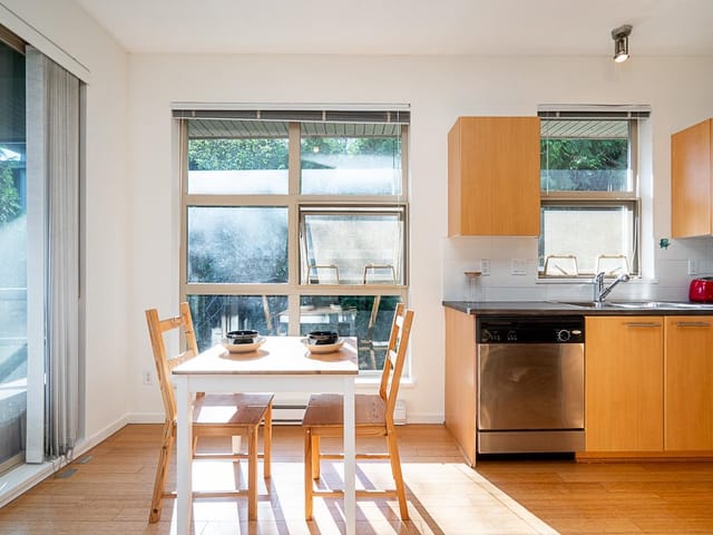 Apartment for sale in Burnaby, Burnaby North, 516 9319 University Crescent, 263179362 | Realtylink.org