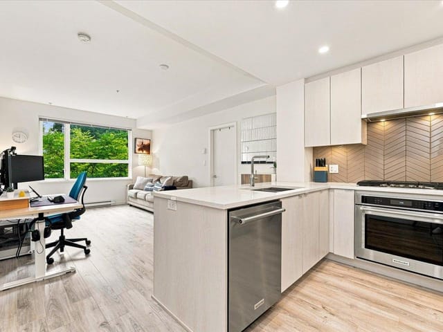 Apartment for sale in Coquitlam, Coquitlam, 205 717 Breslay Street, 263179372 | Realtylink.org