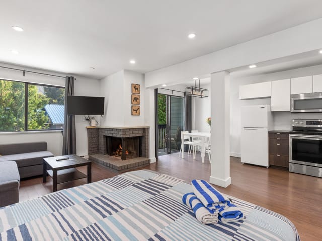 Apartment for sale in Whistler, Whistler, 301 2129 Lake Placid Road, 263179379 | Realtylink.org