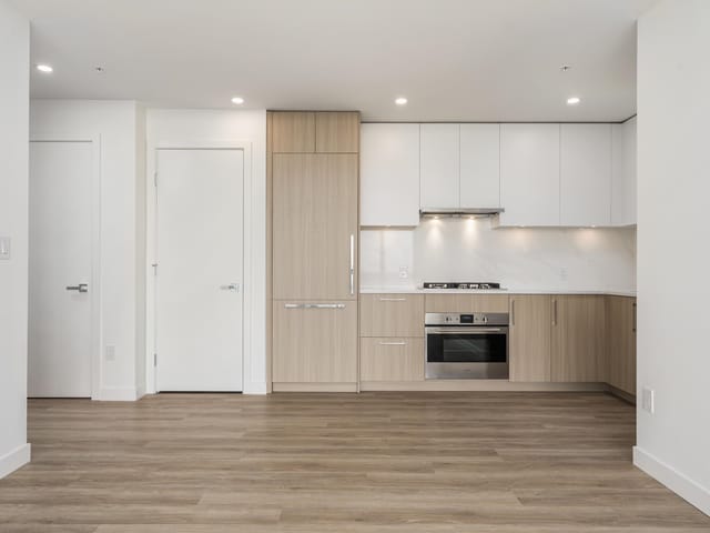 Apartment for sale in Surrey, North Surrey, 2801 9675 King George Boulevard, 263179438 | Realtylink.org