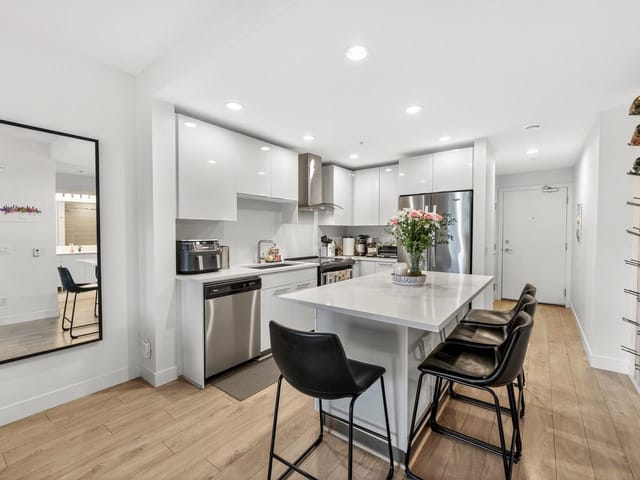 Apartment for sale in North Vancouver, North Vancouver, 423 723 W 3rd Street, 263179486 | Realtylink.org