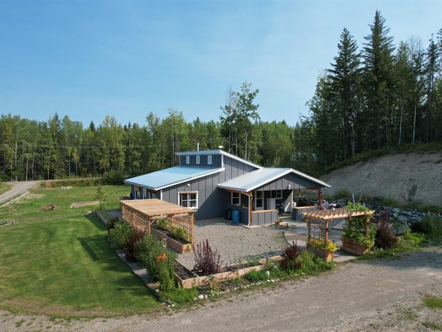 House for sale in Red Bluff / Dragon Lake, Quesnel, 1962 W Sales Road, 263179613 | Realtylink.org