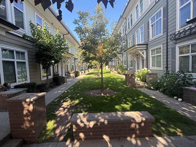 Townhouse for rent in Surrey, South Surrey White Rock, 70 15833 26 Avenue, 263179657 | Realtylink.org