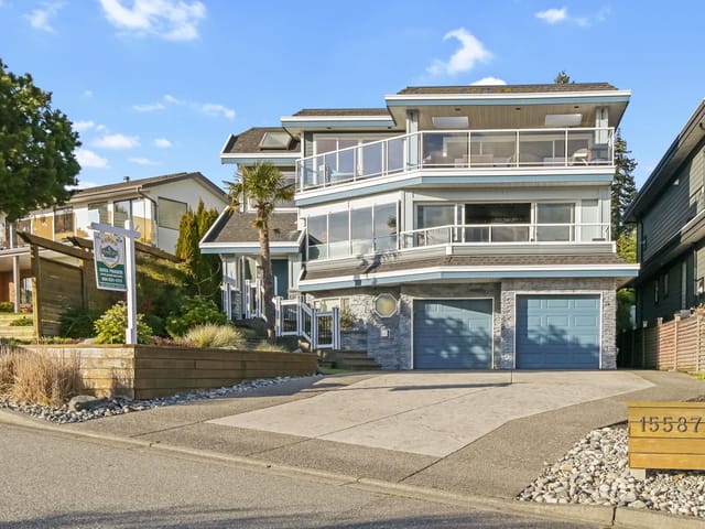 House for sale in White Rock, South Surrey White Rock, 15587 Semiahmoo Avenue, 263179667 | Realtylink.org