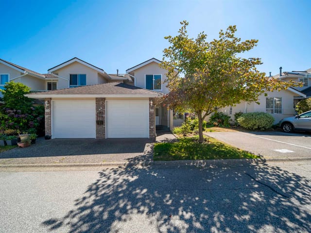 Townhouse for sale in Surrey, South Surrey White Rock, 155 15550 26 Avenue, 263179814 | Realtylink.org