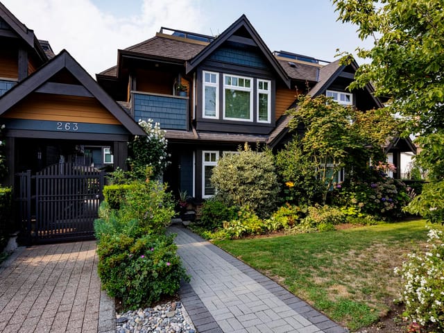 Townhouse for sale in North Vancouver, North Vancouver, 2 263 E 5th Street, 263179832 | Realtylink.org