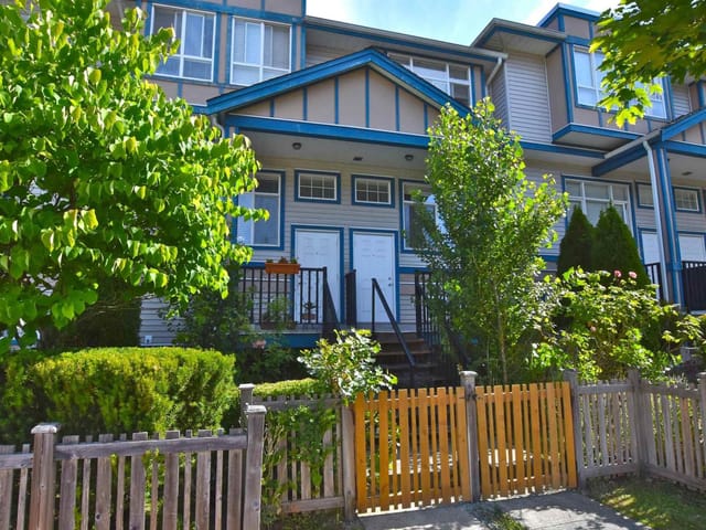Townhouse for sale in Surrey, North Surrey, 2 13899 Laurel Drive, 263179933 | Realtylink.org