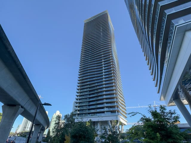 Apartment for sale in Burnaby, Burnaby North, 1702 4890 Lougheed Highway, 263179964 | Realtylink.org