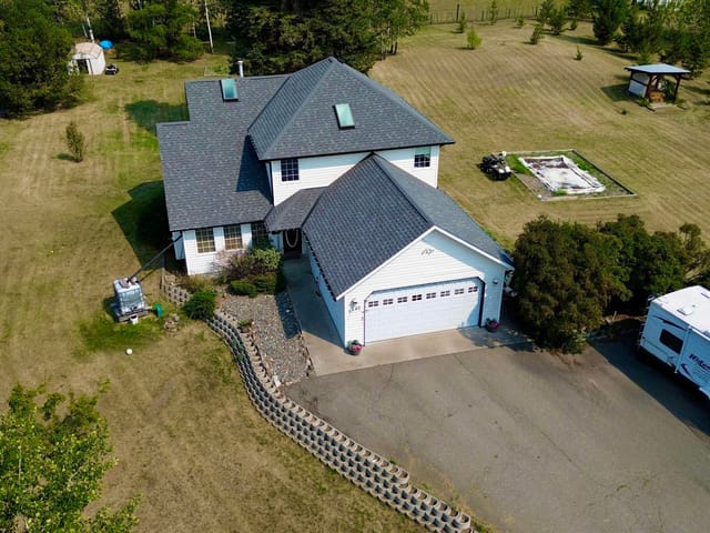 House for sale in 103 Mile House, 100 Mile House, 5581 Lakeside Court, 263180178 | Realtylink.org