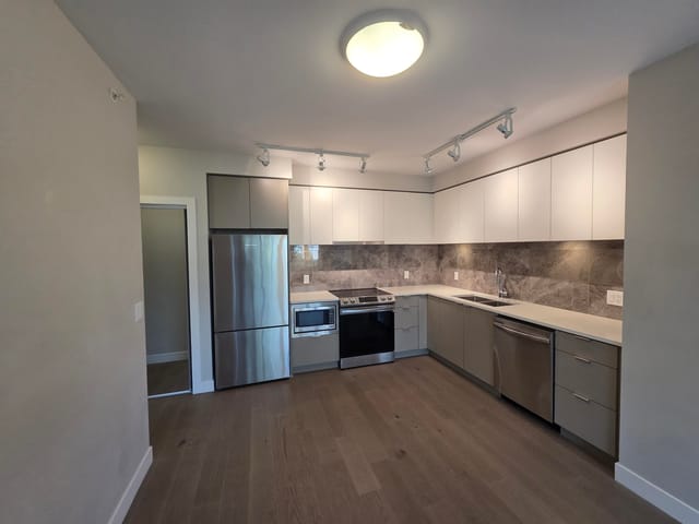 Apartment for sale in Burnaby, Burnaby North, 401 8725 University Crescent, 263180183 | Realtylink.org