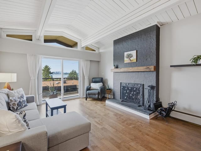 Apartment for sale in North Vancouver, North Vancouver, 304 325 W 3rd Street, 263180286 | Realtylink.org
