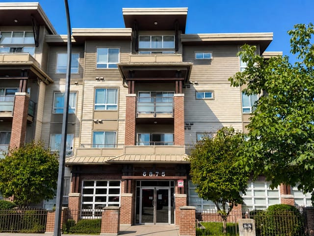 Apartment for sale in Burnaby, Burnaby South, 406 6875 Dunblane Avenue, 263180307 | Realtylink.org