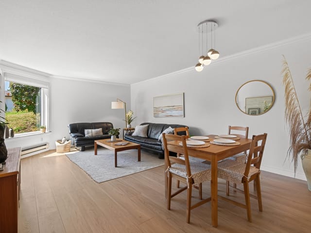 Apartment for sale in White Rock, South Surrey White Rock, 102 1350 Vidal Street, 263180333 | Realtylink.org