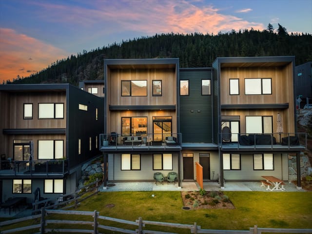 1/2 Duplex for sale in Squamish, Squamish, 39249 Stellar Drive, 263180431 | Realtylink.org