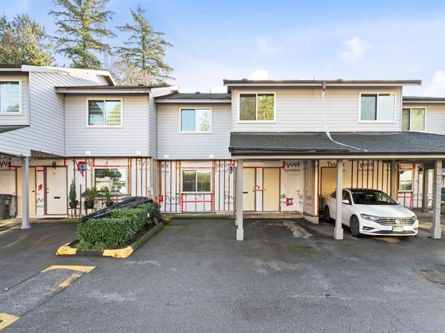 Townhouse for sale in Surrey, Surrey, 164 7261 140 Street, 263180477 | Realtylink.org