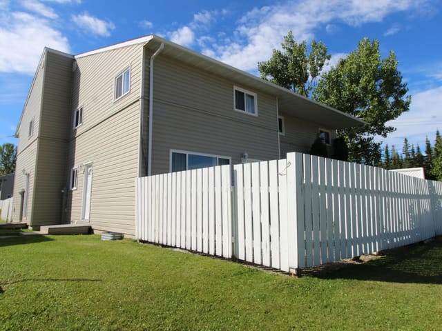 Townhouse for sale in Mackenzie, Mackenzie, 2 301 Stuart Drive, 263180533 | Realtylink.org