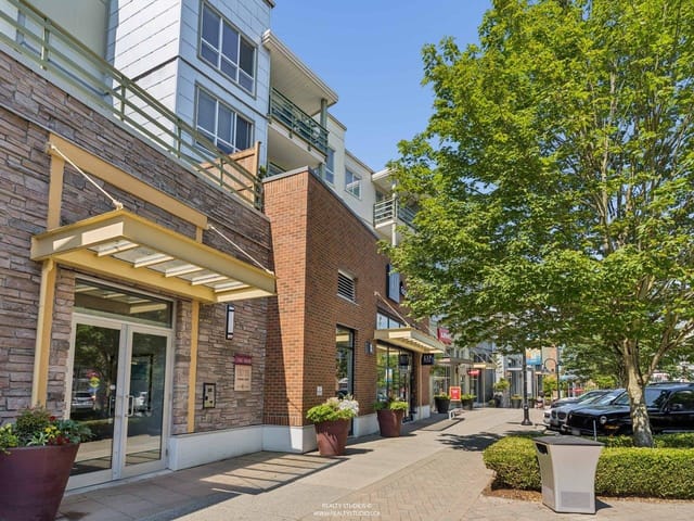 Apartment for sale in Surrey, South Surrey White Rock, 215 15735 Croydon Drive, 263180592 | Realtylink.org