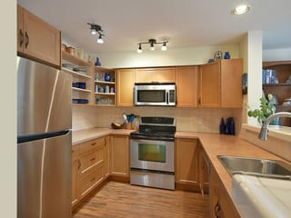 Townhouse for sale in Sechelt, Sunshine Coast, 303 5711 Ebbtide Street, 263180783 | Realtylink.org