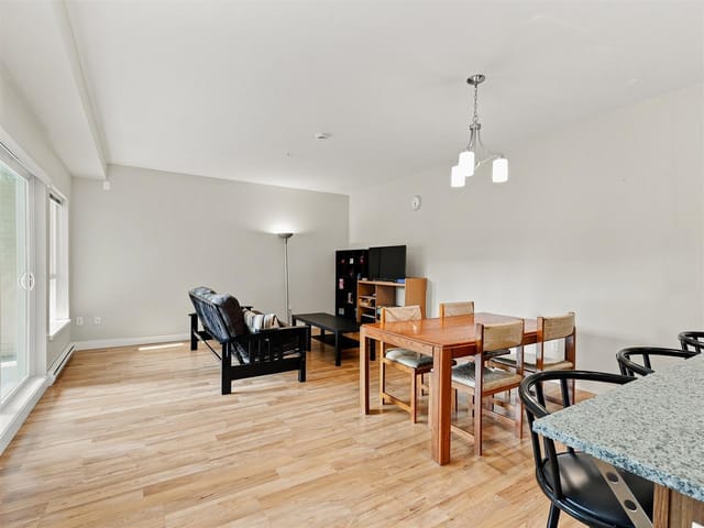 Apartment for sale in Surrey, North Surrey, 224 9655 King George Boulevard, 263180801 | Realtylink.org
