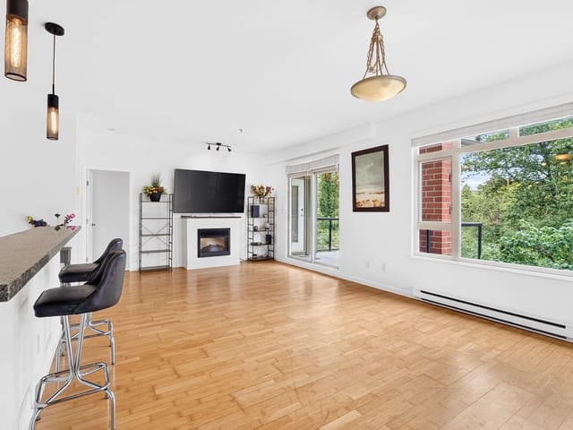 Apartment for sale in Port Moody, Port Moody, 304 100 Capilano Road, 263180931 | Realtylink.org