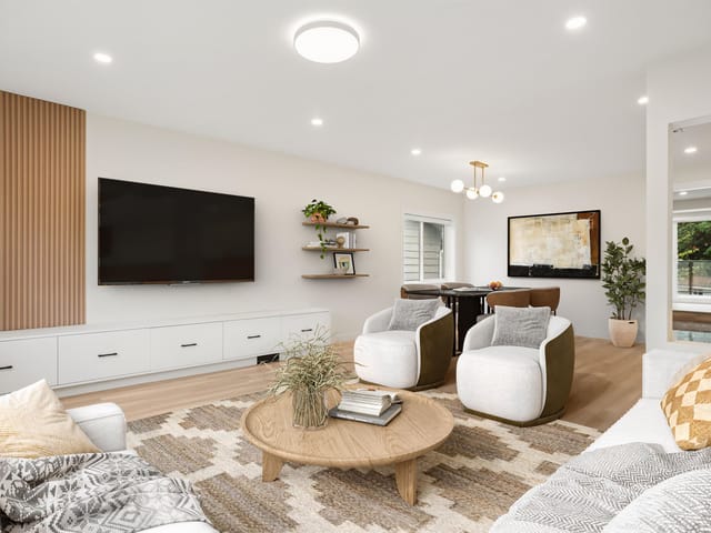 House for sale in White Rock, South Surrey White Rock, 15962 North Bluff Road, 263181010 | Realtylink.org