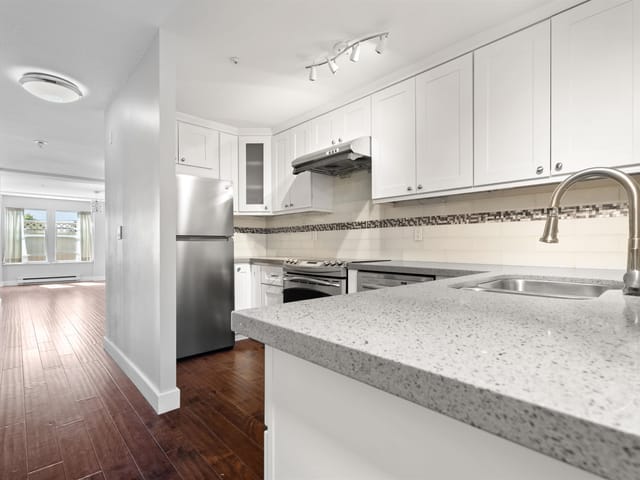 Apartment for sale in Vancouver, Vancouver West, 211 5723 Balsam Street, 263181080 | Realtylink.org