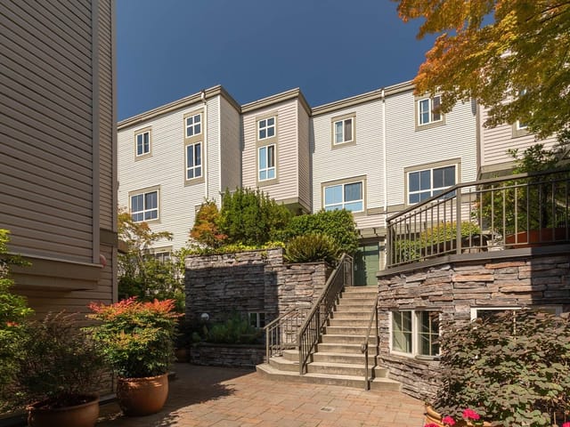 Townhouse for sale in Vancouver, Vancouver West, 34 2375 W Broadway, 263181101 | Realtylink.org