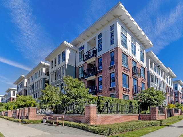Apartment for sale in Surrey, South Surrey White Rock, 212 15138 34th Avenue, 263181187 | Realtylink.org