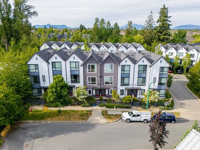 Townhouse for sale in Surrey, Cloverdale, 40 19159 Watkins Drive, 263181372 | Realtylink.org