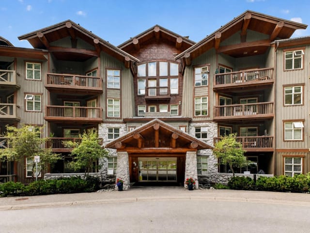 Apartment for sale in Whistler, Whistler, 409 4660 Blackcomb Way, 263181451 | Realtylink.org
