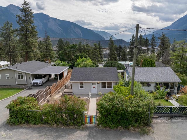 House for sale in Pemberton, 444 Victoria Street, 263181455 | Realtylink.org