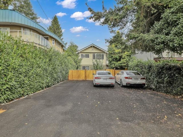 House for sale in White Rock, South Surrey White Rock, 866 Finlay Street, 263181469 | Realtylink.org