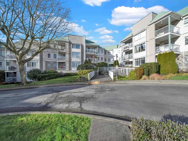 Apartment for sale in Surrey, North Surrey, 102 9765 140 Street, 263181490 | Realtylink.org