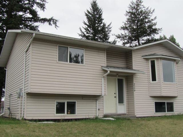 House for sale in 100 Mile House, 100 Mile House, 229 Elm Avenue, 263181590 | Realtylink.org