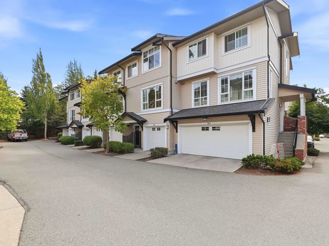 Townhouse for sale in Surrey, South Surrey White Rock, 105 2450 161a Street, 263181604 | Realtylink.org