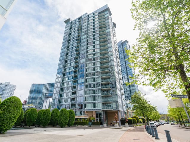 Apartment for sale in Vancouver, Vancouver West, 505 1067 Marinaside Crescent, 263181711 | Realtylink.org