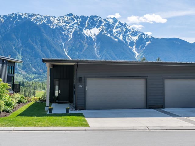 1/2 Duplex for sale in Pemberton, Pemberton, 16 4000 Sunstone Way, 263181722 | Realtylink.org