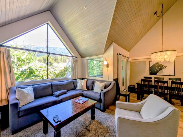Apartment for sale in Whistler, Whistler, 903(51) 4293 Mountain Square, 263181730 | Realtylink.org