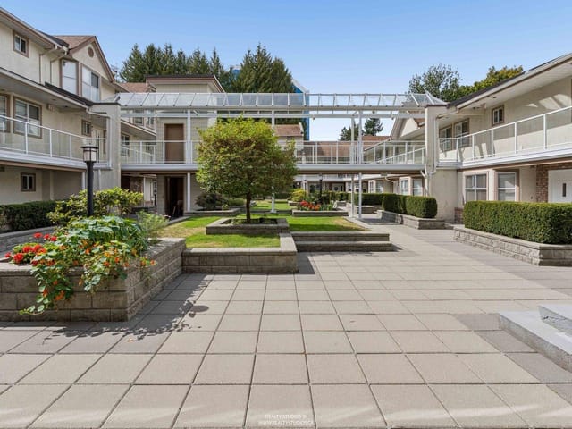 Apartment for sale in Burnaby, Burnaby South, 21 5575 Patterson Avenue, 263181954 | Realtylink.org