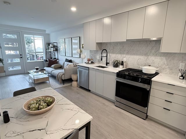 Apartment for sale in Surrey, North Surrey, 502 13258 105 Avenue, 263182055 | Realtylink.org