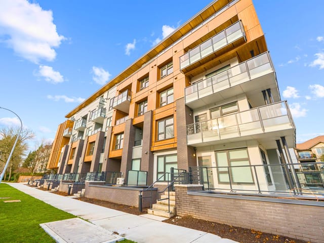 Apartment for sale in Surrey, South Surrey White Rock, 101 15353 17 Avenue, 263182116 | Realtylink.org