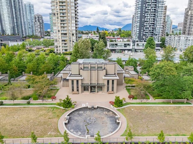 Apartment for sale in Burnaby, Burnaby North, 2501 2355 Madison Avenue, 263182153 | Realtylink.org