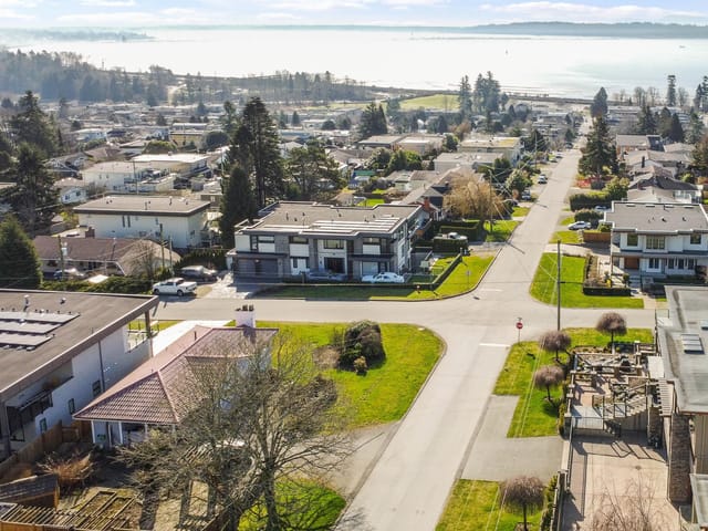 House for sale in White Rock, South Surrey White Rock, 15761 Cliff Avenue, 263182186 | Realtylink.org