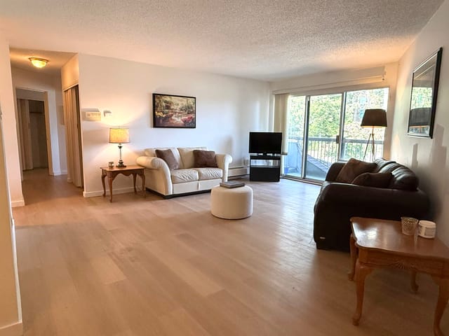 Apartment for sale in White Rock, South Surrey White Rock, 218 15020 North Bluff Road, 263182395 | Realtylink.org