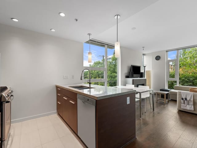 Apartment for rent in Vancouver, Vancouver West, 302 2528 Maple Street, 263182506 | Realtylink.org